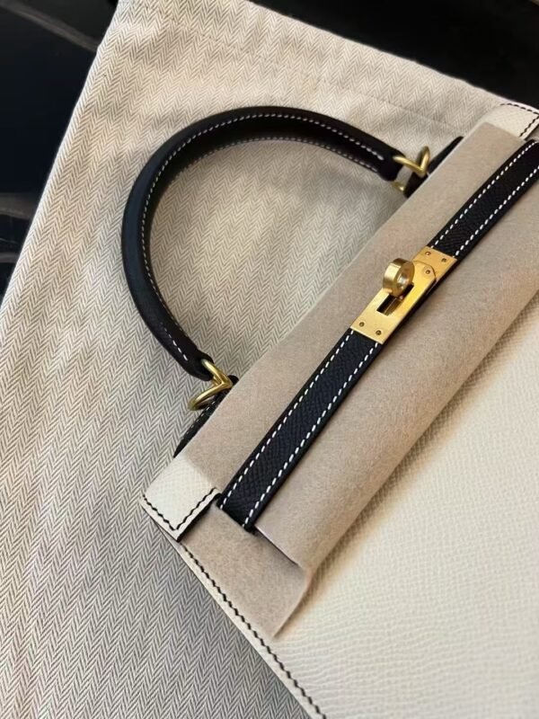 NoNo Xiatian Hermes Kelly 25CM Special Order Epsom Leather CK89 Noir / CK10 Craie Gold Hardware NoNo Xiatian Hermes Kelly 25CM Special Order Epsom Leather CK89 Noir / CK10 Craie Gold Hardware