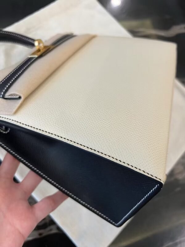 NoNo Xiatian Hermes Kelly 25CM Special Order Epsom Leather CK89 Noir / CK10 Craie Gold Hardware NoNo Xiatian Hermes Kelly 25CM Special Order Epsom Leather CK89 Noir / CK10 Craie Gold Hardware