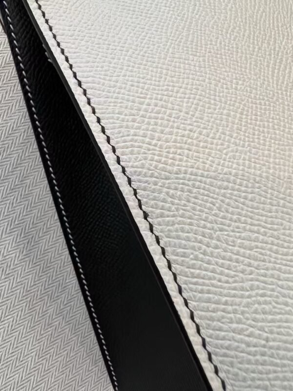 NoNo Xiatian Hermes Kelly 25CM Special Order Epsom Leather CK89 Noir / CK10 Craie Gold Hardware NoNo Xiatian Hermes Kelly 25CM Special Order Epsom Leather CK89 Noir / CK10 Craie Gold Hardware